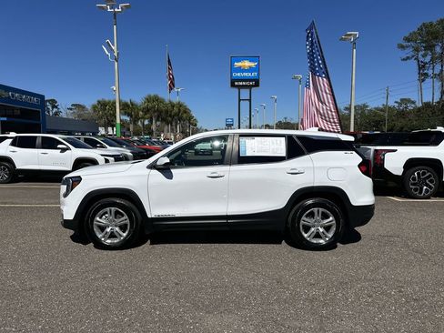 Used 2024 GMC Terrain SLE image 13