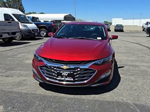 Used 2024 Chevrolet Malibu LT FWD image 3