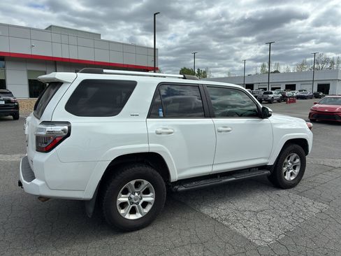 Used 2021 Toyota 4Runner SR5 Premium image 6