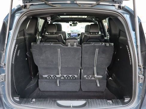 Used 2025 Chrysler Pacifica Limited FWD image 26