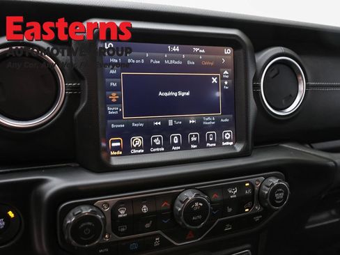 Used 2022 Jeep Wrangler Unlimited Sahara w/ Cold Weather Group AWD/4WD image 19