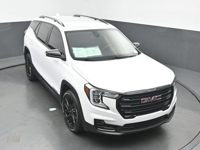 Used 2024 GMC Terrain SLE w/ Driver Convenience Package FWD image 43