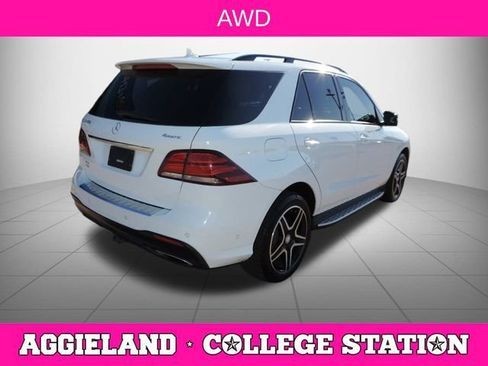 Used 2017 Mercedes-Benz GLE 400 4MATIC image 4