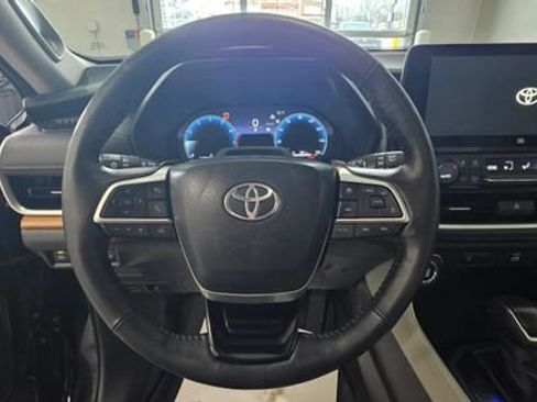 Used 2024 Toyota Grand Highlander Platinum image 17