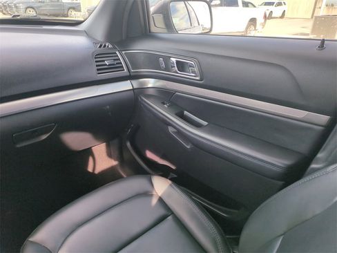 Used 2019 Ford Explorer XLT w/ Equipment Group 202A image 18
