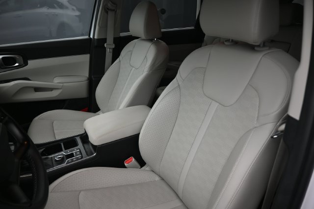 Used 2026 Kia Sorento S FWD image 17