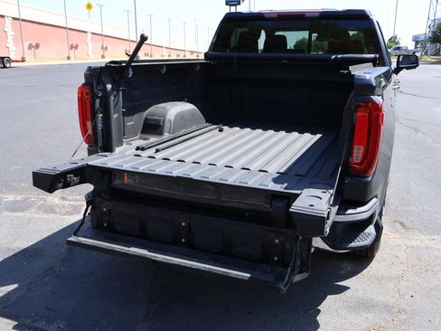 Used 2022 GMC Sierra 1500 SLT w/ SLT Premium Plus Package AWD/4WD image 6