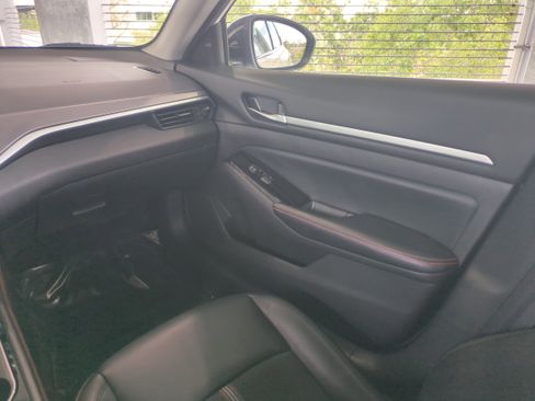 Used 2024 Nissan Altima 2.5 SR image 16