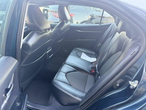 Used 2019 Toyota Camry SE FWD image 21