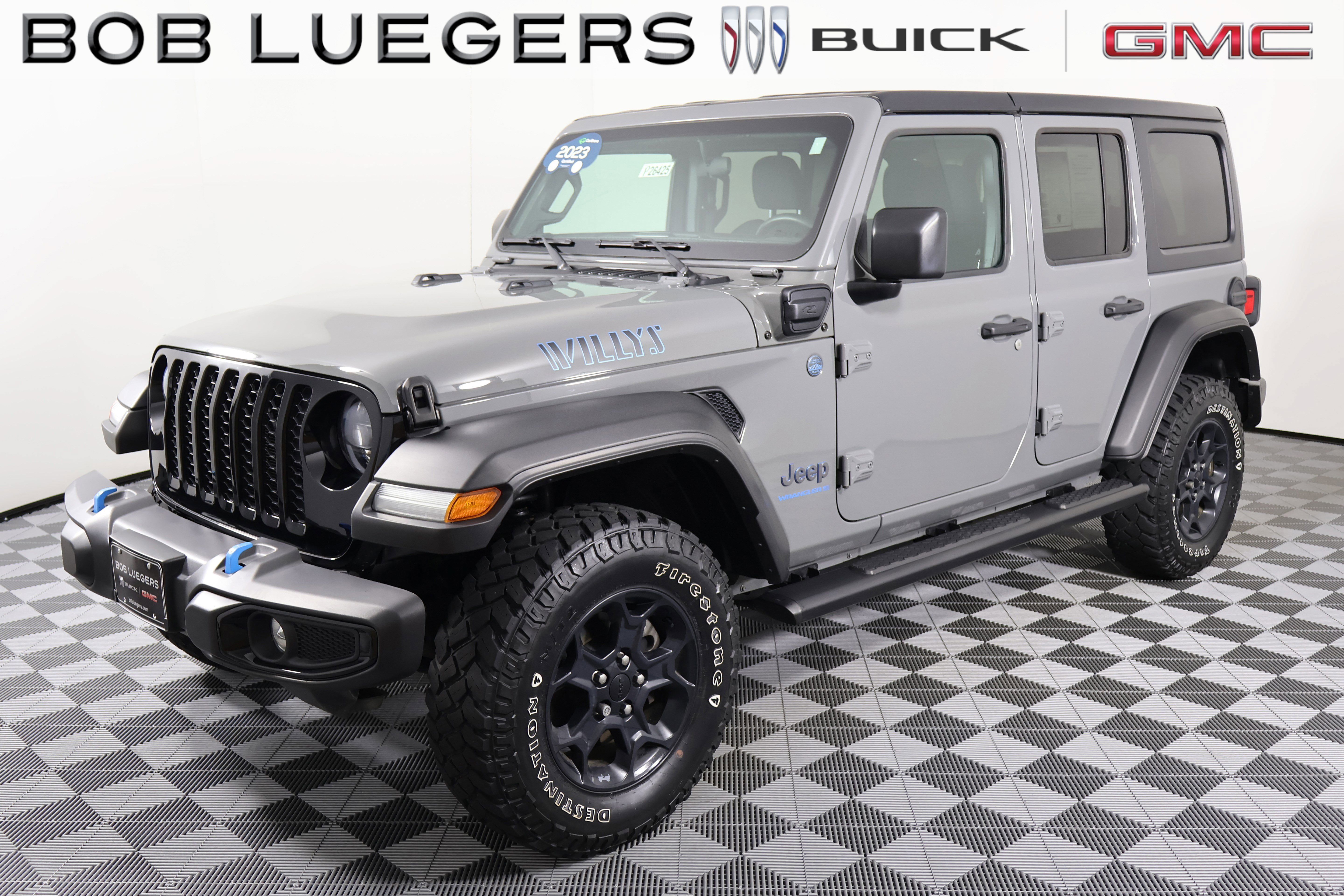 Used 2023 Jeep Wrangler Unlimited w/ Cold Weather Group AWD/4WD image 3