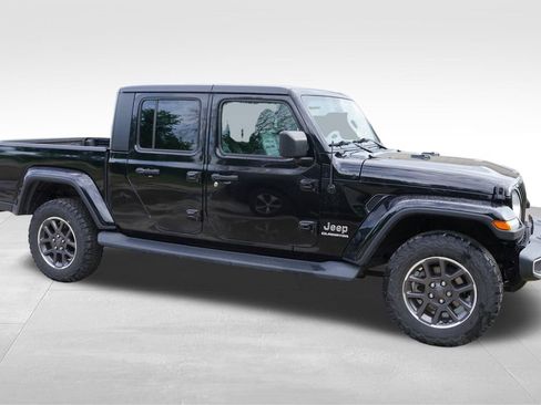 Used 2020 Jeep Gladiator Overland AWD/4WD image 2