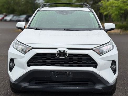 Used 2020 Toyota RAV4 XLE Premium AWD/4WD image 8