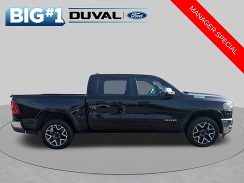 Used 2025 RAM 1500 Laramie AWD/4WD image 3