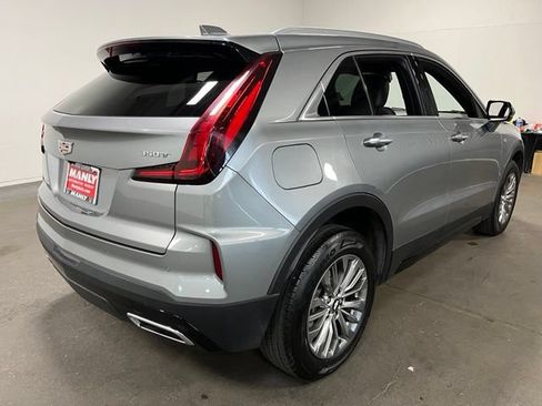 Used 2025 Cadillac XT4 Premium Luxury FWD image 3