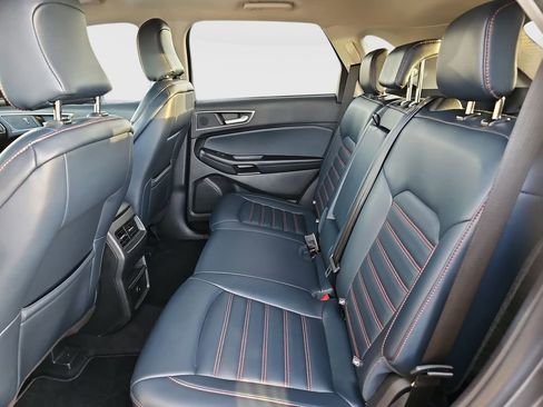 Used 2024 Ford Edge SEL w/ Sport Appearance Package image 13