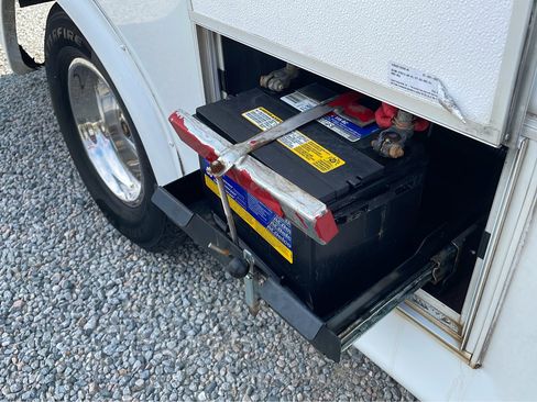 Used 2015 Chevrolet Express 3500 w/ Shuttle Bus Package image 11