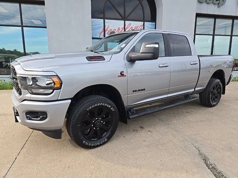 Used 2024 RAM 2500 Big Horn w/ Night Edition AWD/4WD image 3