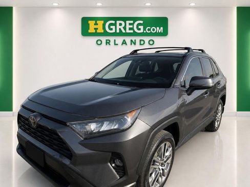 Used 2020 Toyota RAV4 XLE Premium FWD image 4