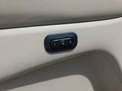 Used 2019 Jeep Grand Cherokee Limited image 40