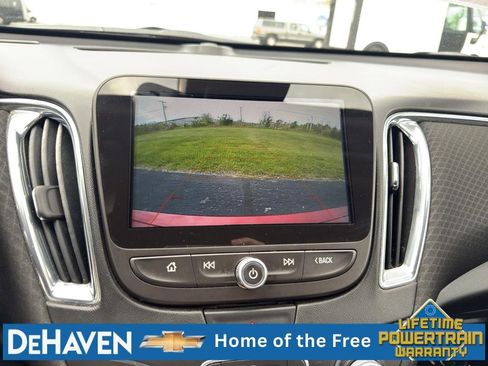 Used 2018 Chevrolet Malibu LT w/ Driver Confidence Package FWD image 15