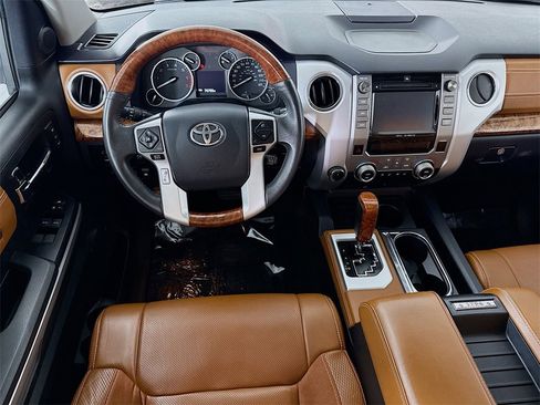 Used 2017 Toyota Tundra Platinum image 3