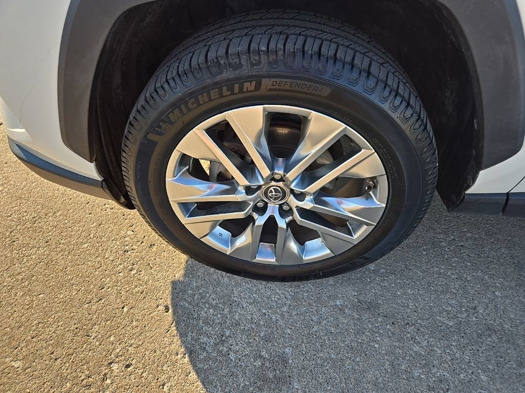 Used 2019 Toyota RAV4 Limited w/ Cold Weather Package AWD/4WD image 28