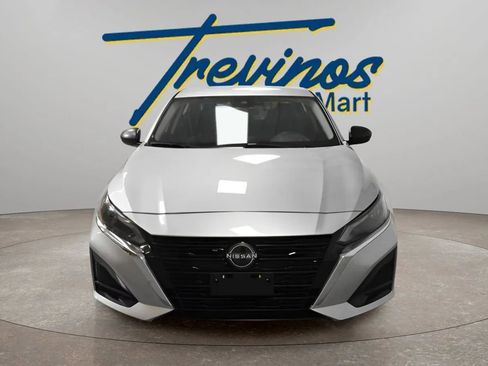 Used 2024 Nissan Altima 2.5 SV FWD image 4