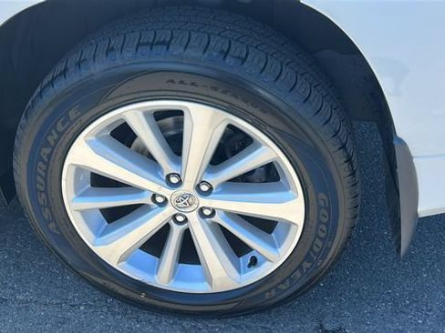 Used 2012 Toyota Highlander Limited AWD/4WD image 6