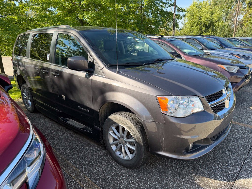 Used 2019 Dodge Grand Caravan SXT FWD image 3