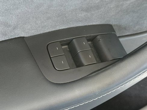 Used 2023 Tesla Model Y Performance AWD/4WD image 18