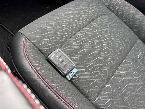 Used 2025 Dodge Charger R/T w/ Sun & Sound Package image 20