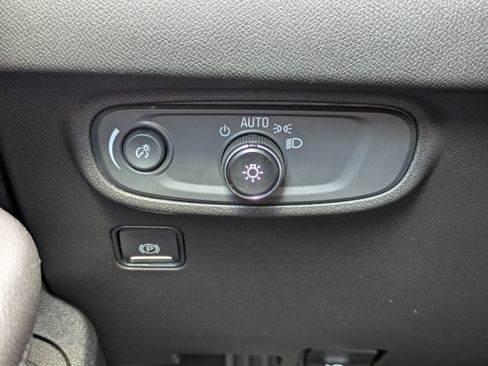 Used 2022 GMC Terrain SLE w/ Driver Convenience Package FWD image 35
