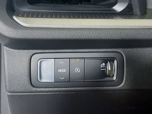 Used 2025 Chevrolet Traverse LT w/ LPO, Floor Liner Package image 12