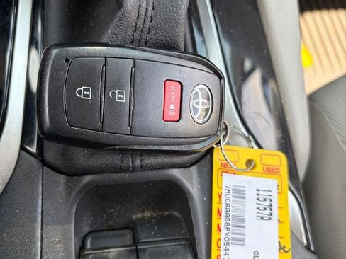 Used 2023 Toyota Corolla Cross LE FWD image 13