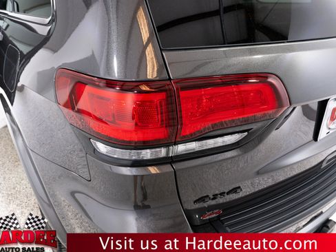 Used 2021 Jeep Grand Cherokee Laredo X AWD/4WD image 9