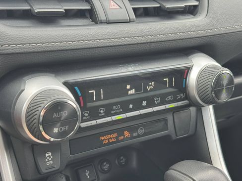 Used 2020 Toyota RAV4 LE w/ All Weather Liner Package AWD/4WD image 20