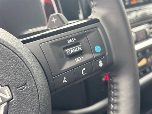 New 2025 Nissan Pathfinder SL image 28