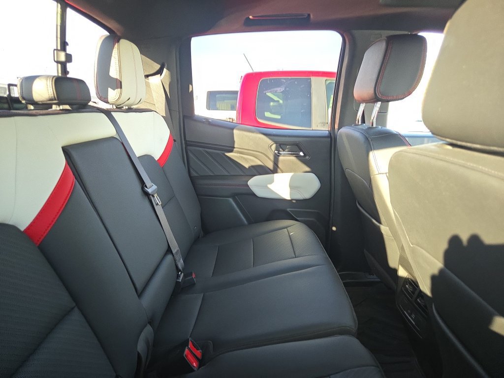 Used 2024 GMC Canyon AT4X AWD/4WD image 9