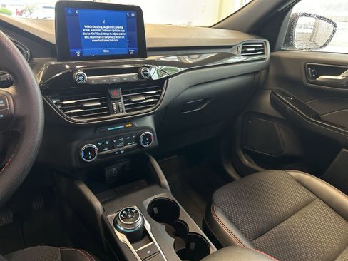 Used 2025 Ford Escape ST-Line image 21