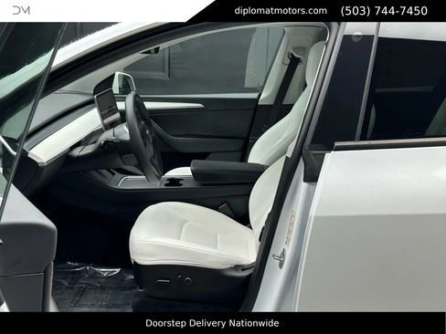 Used 2023 Tesla Model Y Long Range image 17