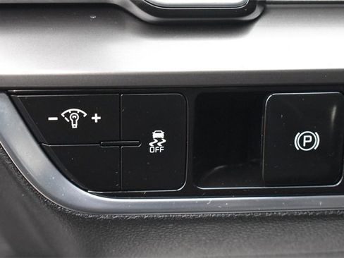 Certified 2025 Kia Sportage EX image 21