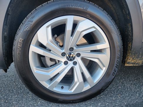 Certified 2022 Volkswagen Atlas SE image 26