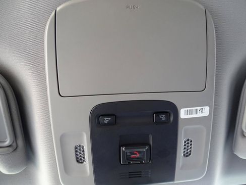 Used 2024 Toyota Camry SE FWD image 38