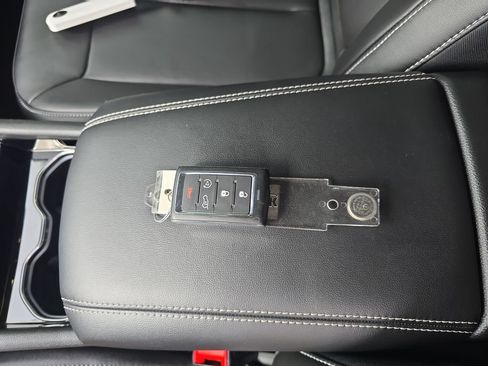 Used 2023 Jeep Grand Cherokee Limited AWD/4WD image 30