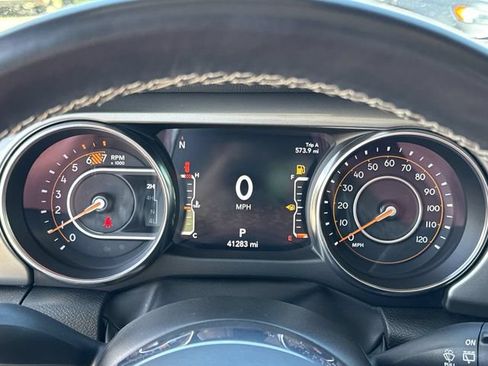 Used 2022 Jeep Wrangler Unlimited Sahara AWD/4WD image 13