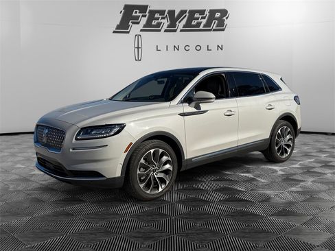 Used 2021 Lincoln Nautilus Reserve w/ Equipment Group 201A image 1