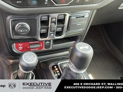 Used 2024 Jeep Wrangler Unlimited AWD/4WD image 20