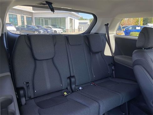 New 2026 Kia Carnival LX image 18