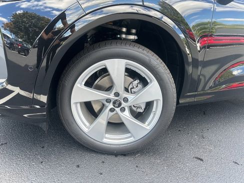 New 2025 Audi Q5 Premium Plus image 2