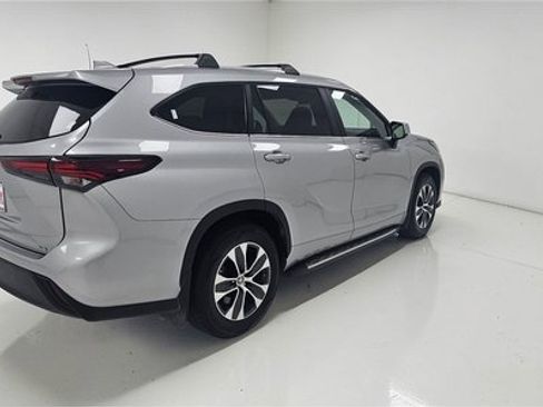 Used 2024 Toyota Highlander XLE image 41